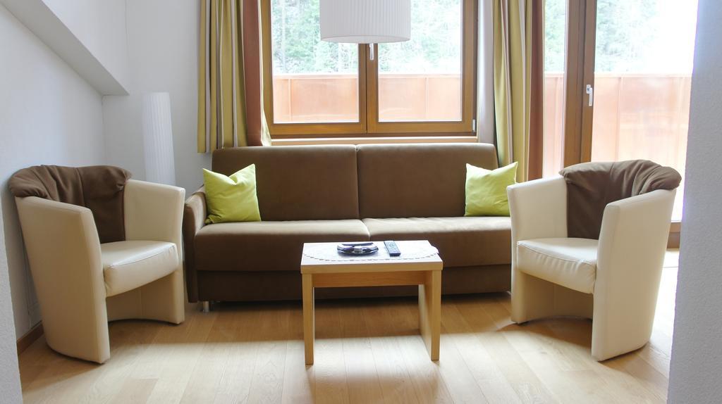 Arina Apartments Samnaun Szoba fotó