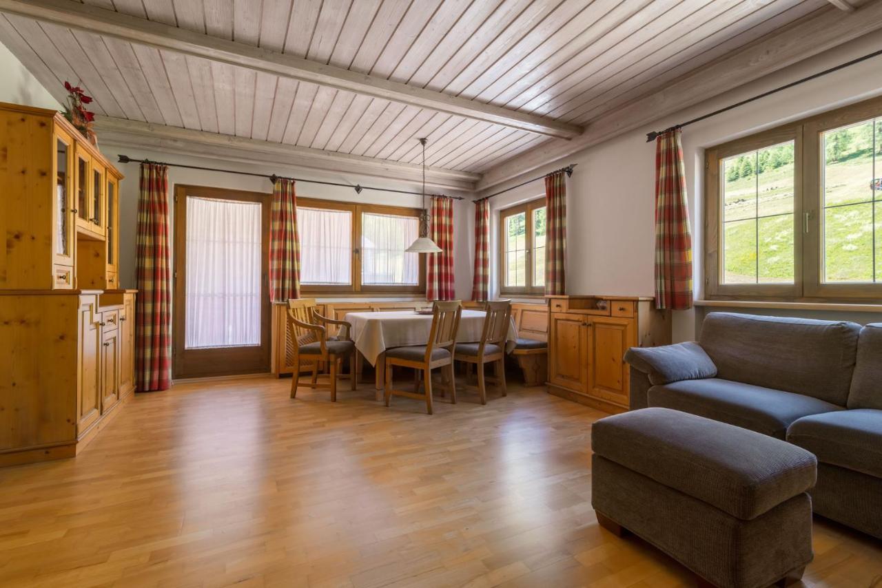 Arina Apartments Samnaun Szoba fotó